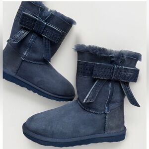 UGG Australia JOSETTE Bow Midnight Blue Shearling Boots Women Sz 6 / 37